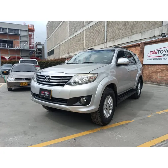 Toyota Fortuner 2.7 Urban