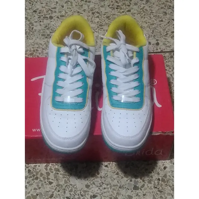 Zapatos Deportivos Para Damas, Talla 39, Casi Nuevos!!