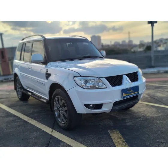 Mitsubishi Pajero Tr4 Pajero Tr4 2.0 4x2 16v 140cv Flex 4p Automático