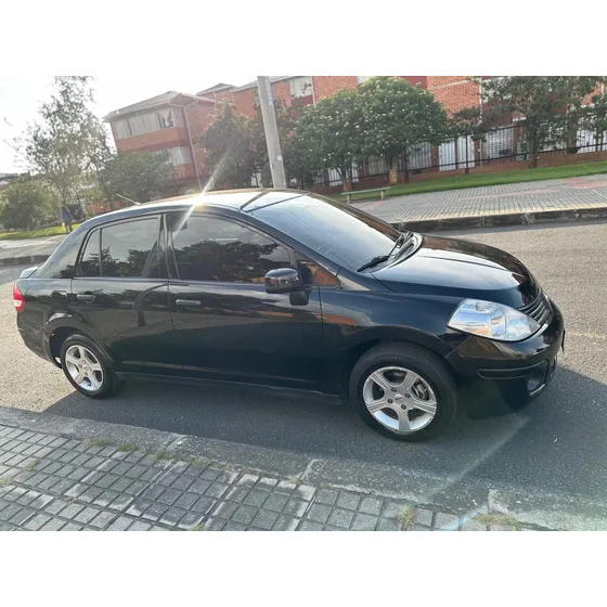 Nissan Tiida 1.8 Emotion 5 P