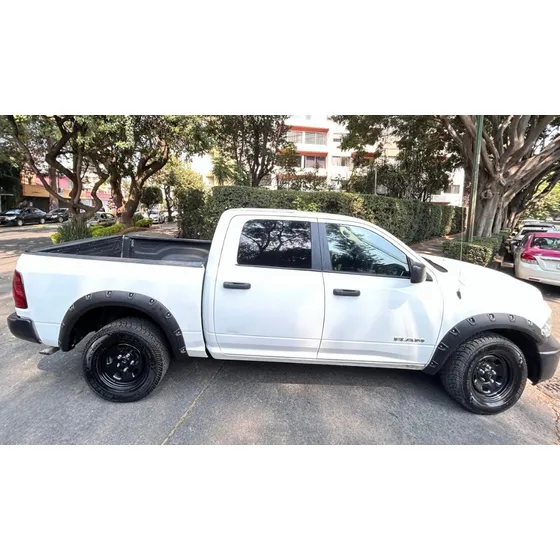 Chrysler 2500 5.7 Pickup Quad Cab Slt Aa 4x4 At