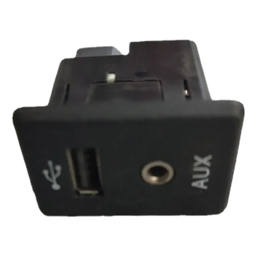 Enchufe Usb Auxiliar Nissan Versa March Original 2018 2017