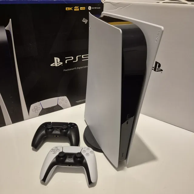 Playstation 5 Digital + 2 Joysticks Como Nueva