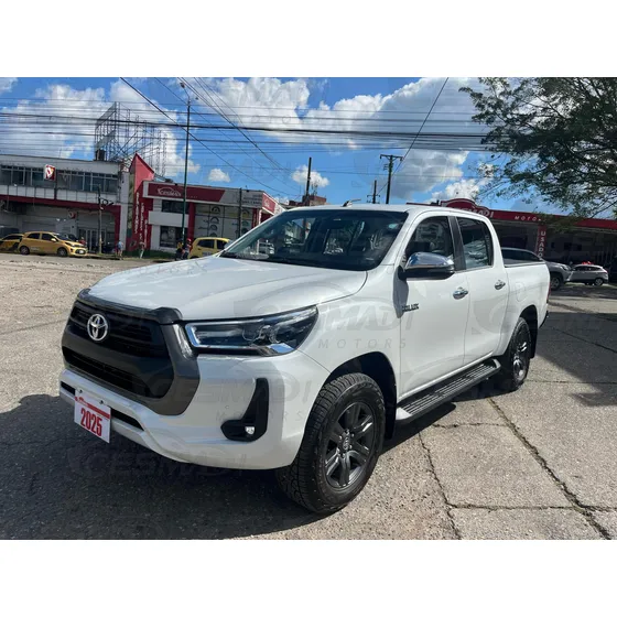 Toyota Hilux 2.4 Diésel 4x4 Aut