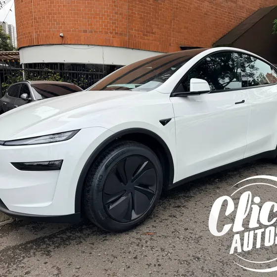 Tesla Model Y 2026 0.0 Rwd