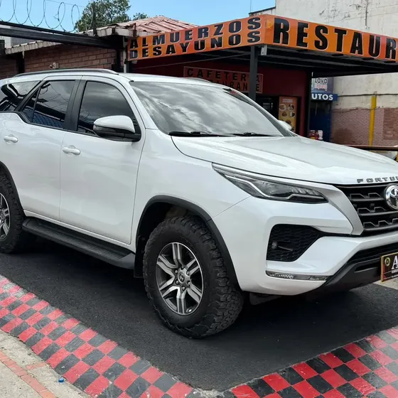 Toyota Fortuner 2024 Sr 2.4 Diesel 4x2 At