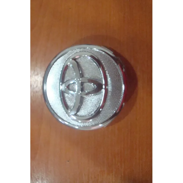 Taza Centro De Rin Toyota Yaris 09/17 Con Detalles