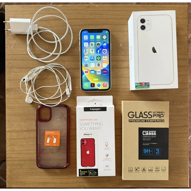 iPhone 11 128gb Libre,cargador,auriculares,vidrio Y Carcasa.