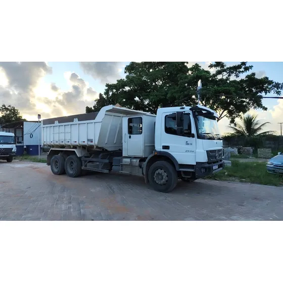 05 Caçambas Mercedes Bens, Modelo Atego 2730 / 48 Truck Traç