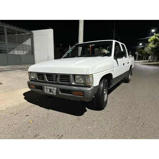 Nissan Pick Up 2.4 Lx 4x2 D/cab