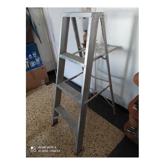Escalera Aluminio 4 Peldaños, Usada.