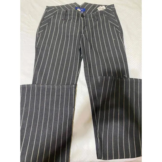 Pantalón Zara Dama A Rayas T=26. Usado