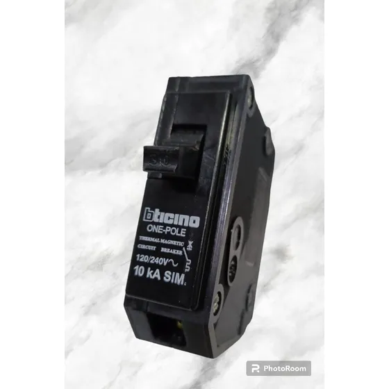 Breaker Bticino 1x30 Y 2x30a Empotrable Thql Embutir 