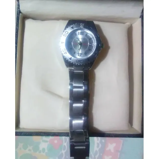 Reloj Para Damas Marca  Momo 