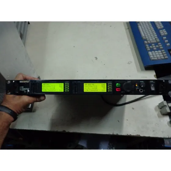 Shure Microfone Ur4d+ Wirelles Receiver