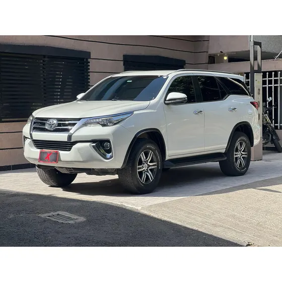 Toyota Fortuner 2.7l Mid