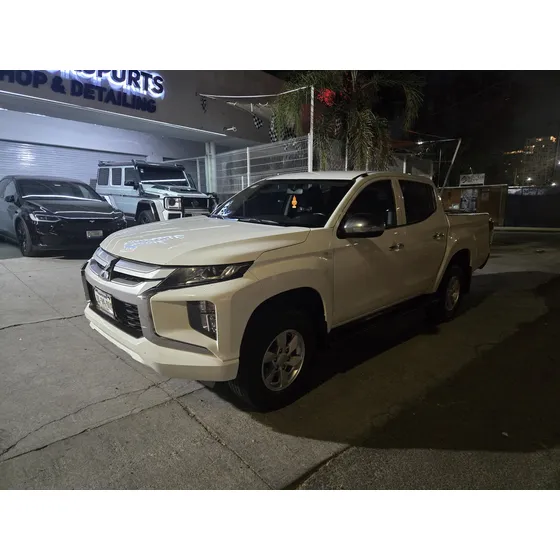 Mitsubishi L200 2.4 Cd Glx 4x2 Mt