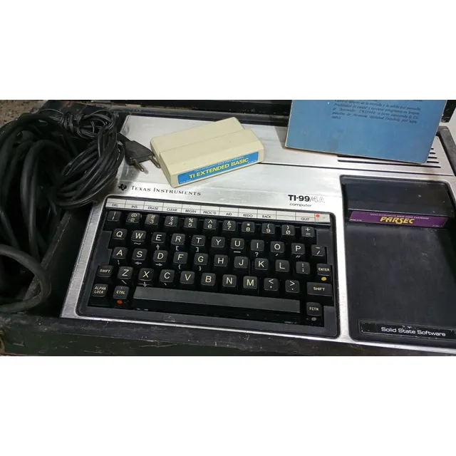 Antigua Computadora Texas Ti 99 4a  (funcionando)