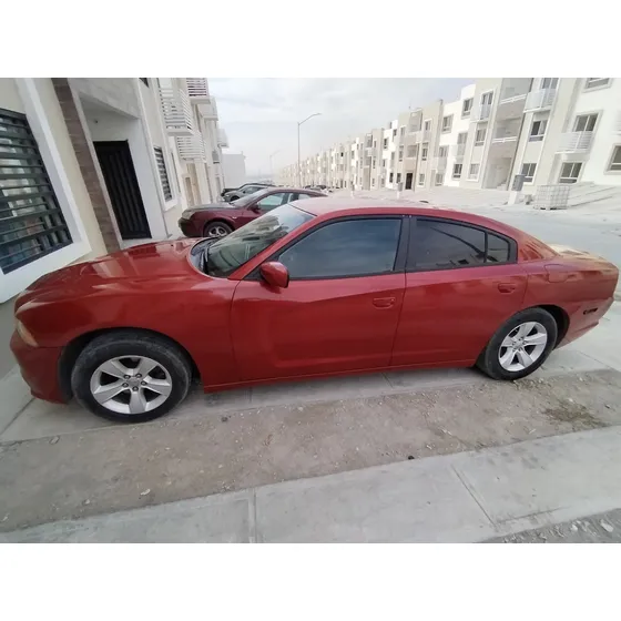 Dodge Charger 3.6 Se