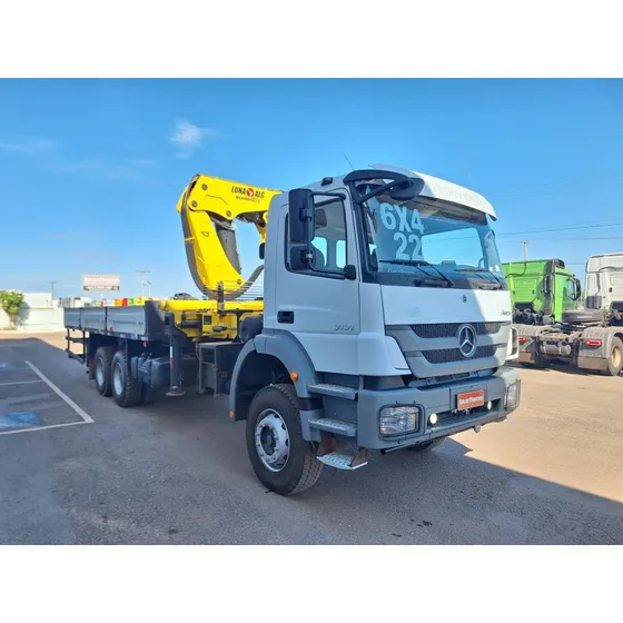 Mercedes-benz Axor 3131k Com Equipamento Munck + Carroceria