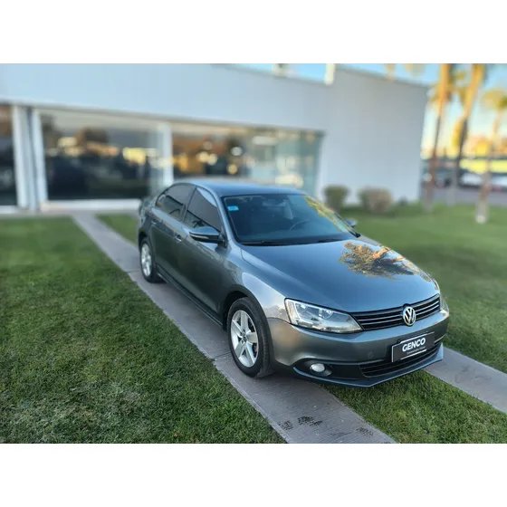 Volkswagen Vento 2.5 Luxury 170cv