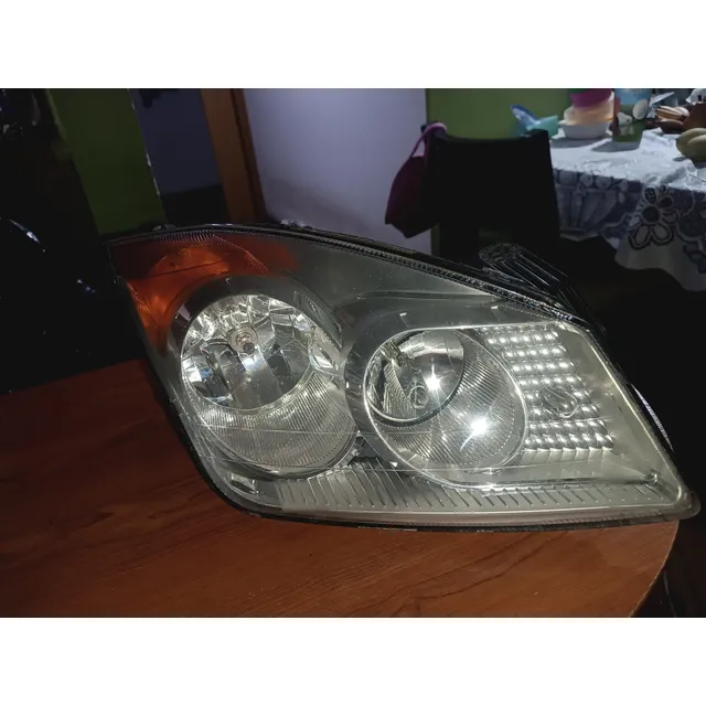Faro Delantero Derecho Fiesta Power Max Usado 08-10
