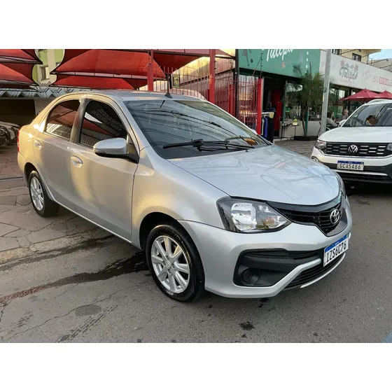 Toyota Etios Sedán 1.5 X Plus 16v Aut. 4p