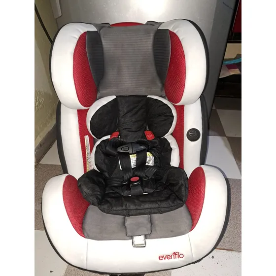 Silla De Automovil Para Bebes Evenflo.