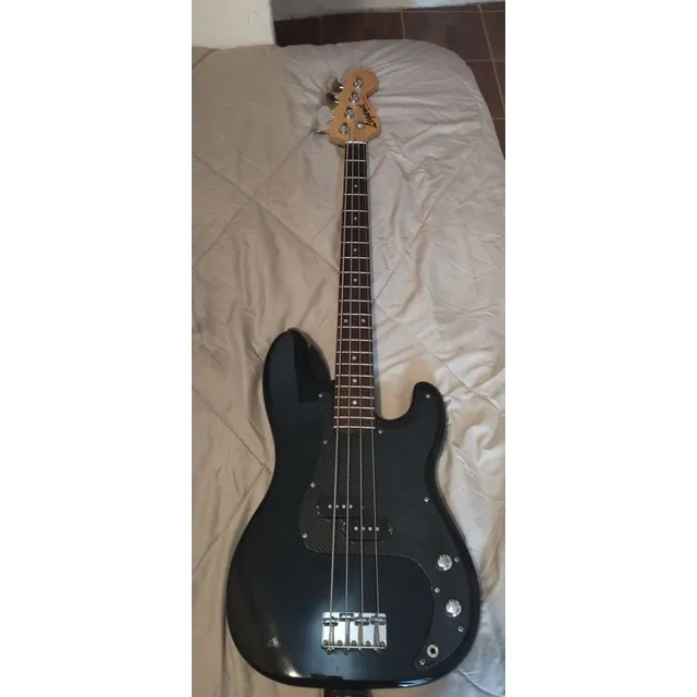 Bajo Usado Marca Legend En Excelentes Condiciones 