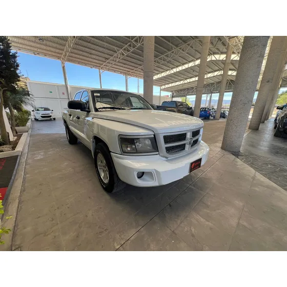 Dodge Dakota Slt Crew Cab 4x2 At