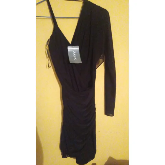 Hermoso Y Cómodo Vestido Negro Corto Zara Talla M En Lara