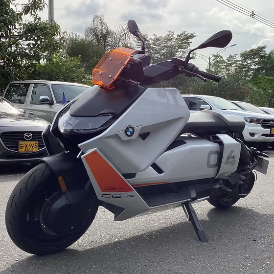 Bmw Ce  04