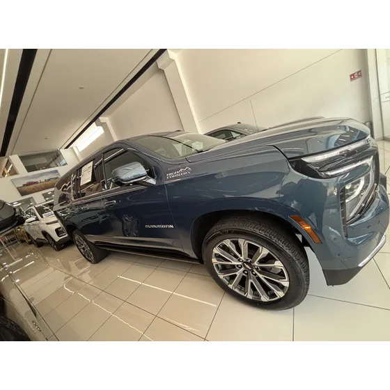 Chevrolet Suburban 5.3 High Country 4x4 At