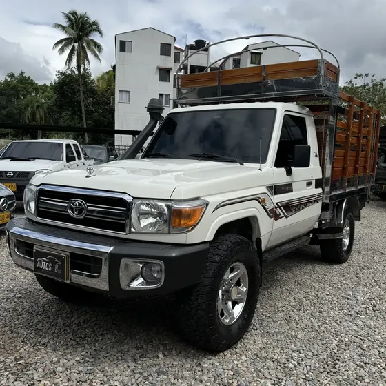 Toyota Land Cruiser 79 2023 4.0 Chasis