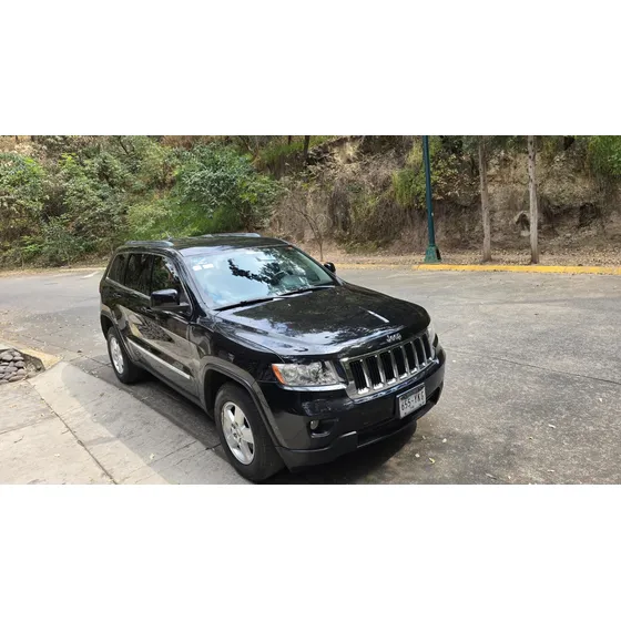 Jeep Grand Cherokee Laredo V6 Lujo 4x2 At