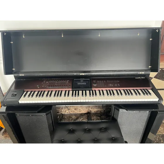 Teclado Workstation Korg Kronos De 88 Teclas