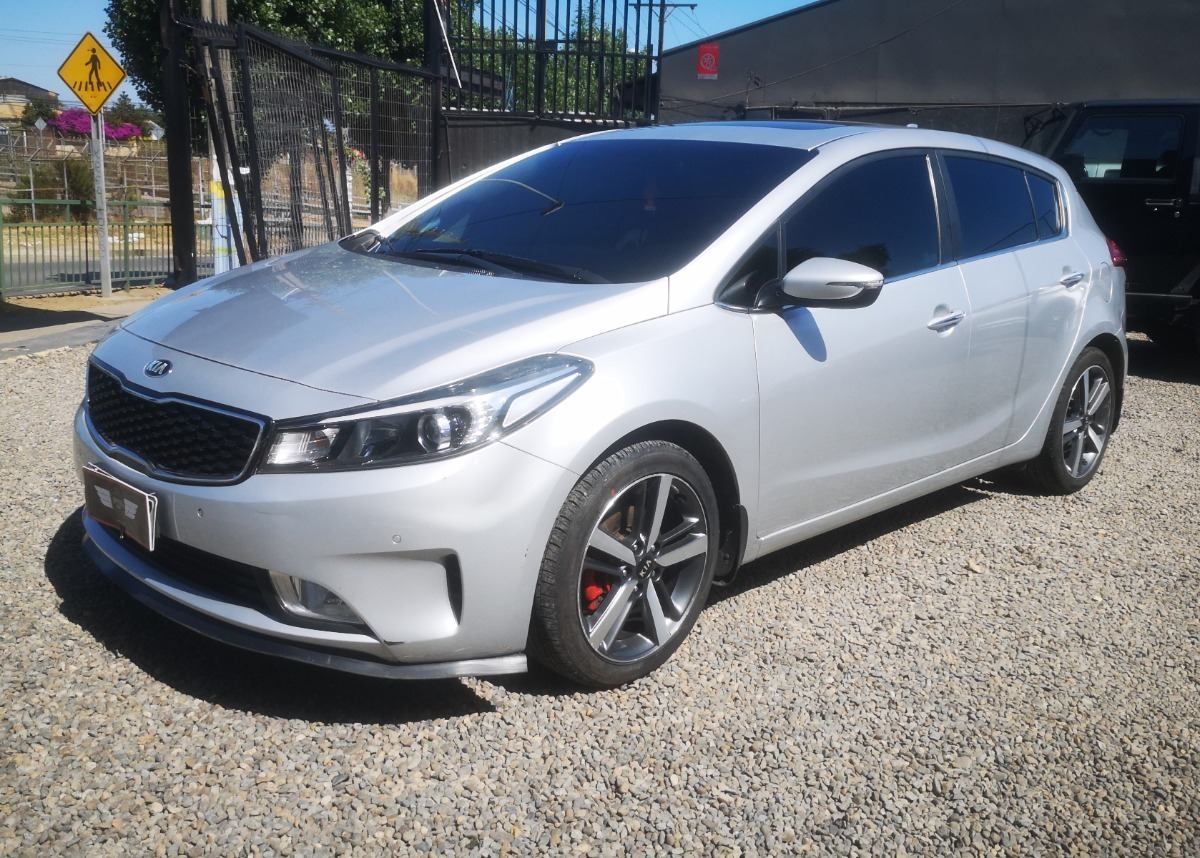 Kia Cerato 5 Ex