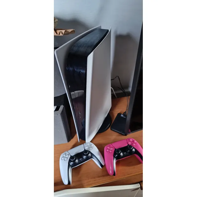 Play Station 5 Con Dos Controles Y Disco Duro De 1 Tb.
