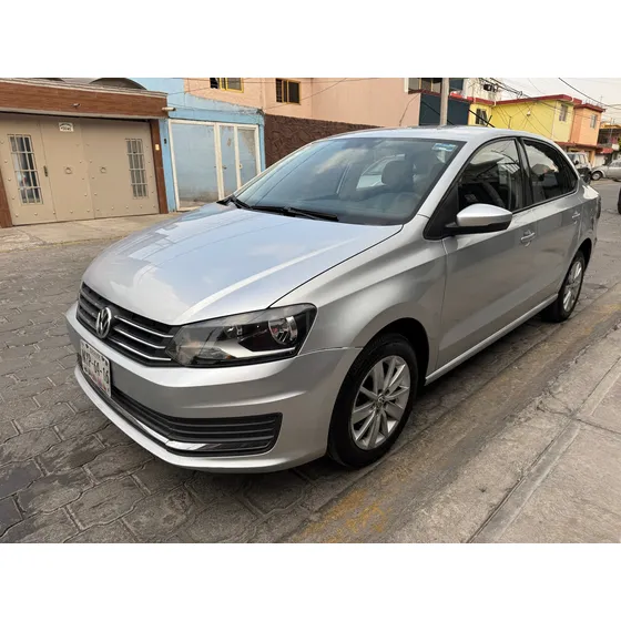 Volkswagen Vento 1.6 Confortline At