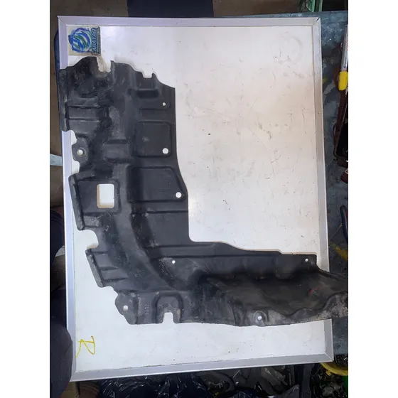 Guardapolvo Peto Motor Yaris 2001 2005