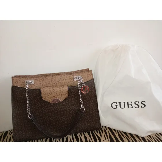 Bolso Guess, Original, Nueva. Cómoda Y Elegante.