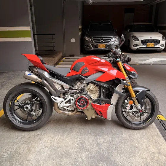 Ducati Streetfighter V4s
