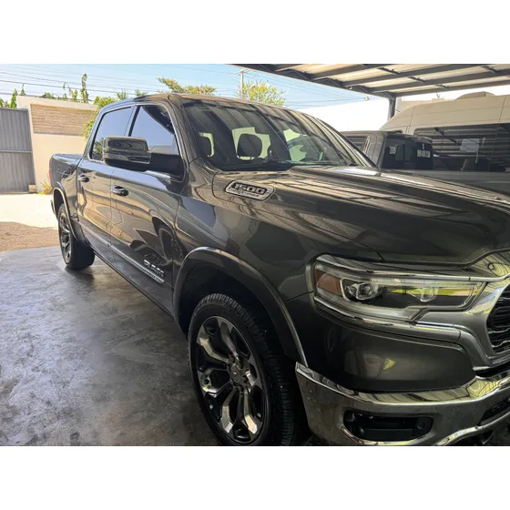 Chrysler Ram 2500 Lujo 4x4 At