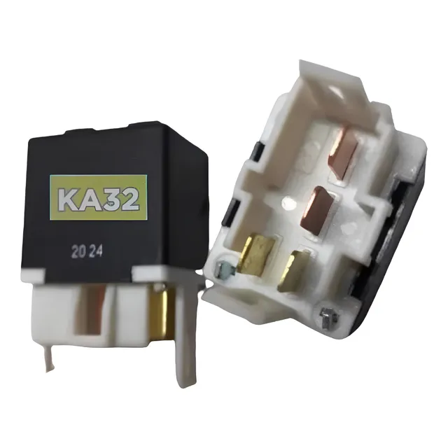 Relay Relé Mazda Demio Bomba De Gasolina B5b4