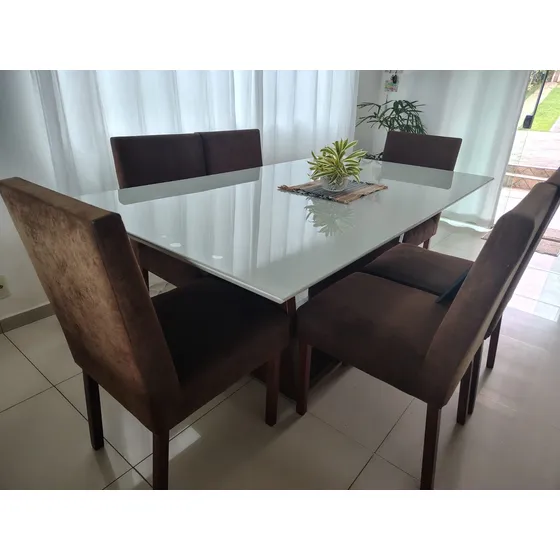 Mesa De Jantar C/ 6 Cadeiras O Vidro Trincado