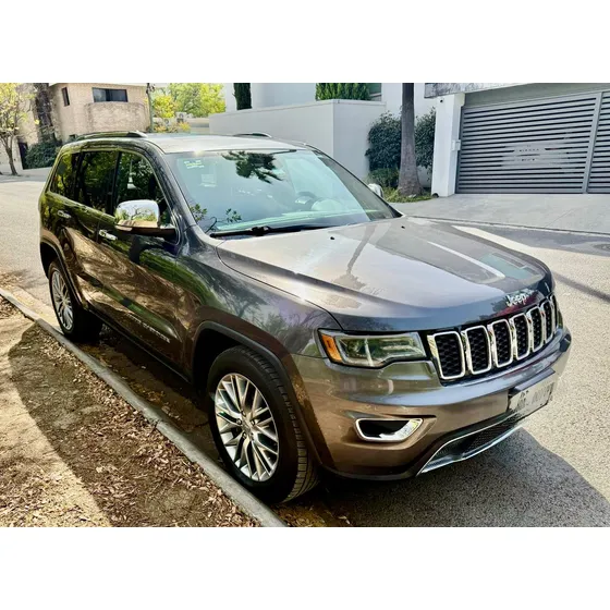 Jeep Grand Cherokee 5.7 Limited Lujo 4x4 At