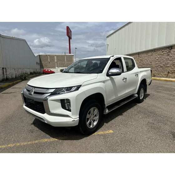 Mitsubishi L200 2.4 Glx 4x2 Mt