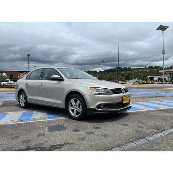 Volkswagen Jetta Vi 2.5 Trendline