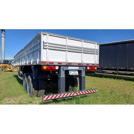 Carreta Graneleira 2 Eixos Com Pneus