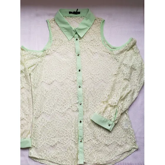Delicada Blusa, Tela De Encaje, Hombros Al Aire Verde Agua